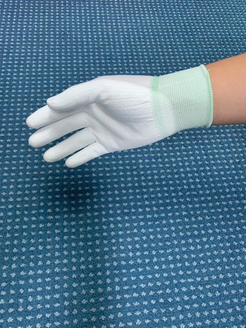 Găng tay sợi Carbon phủ PU lòng bàn tay